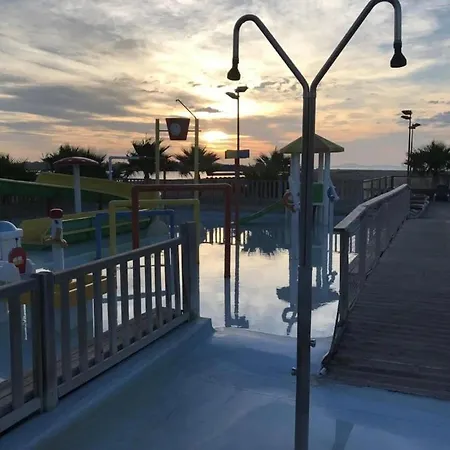 Zecamping 4 Etoiles Chiens Acceptes Piscine Chauffee Et Toboggans Кемпинг Портирань