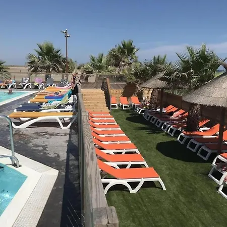 Zecamping 4 Etoiles Chiens Acceptes Piscine Chauffee Et Toboggans Кемпинг Портирань