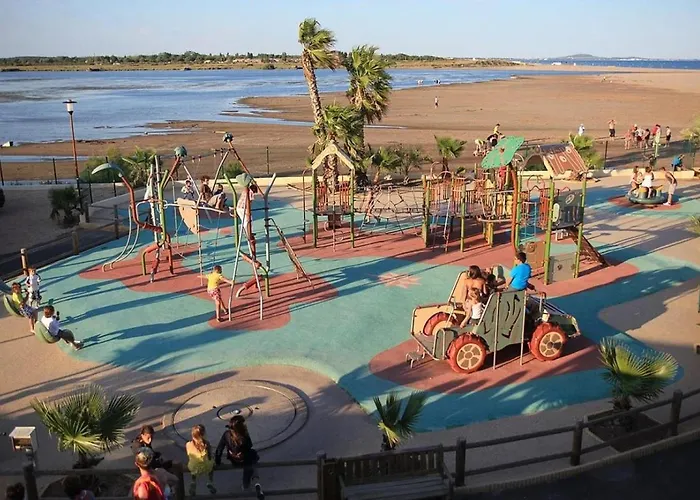 Zecamping 4 Etoiles Chiens Acceptes Piscine Chauffee Et Toboggans 4* Portiragnes