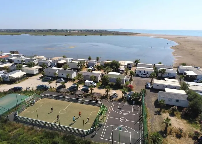 Zecamping 4 Etoiles Chiens Acceptes Piscine Chauffee Et Toboggans 4* Portiragnes