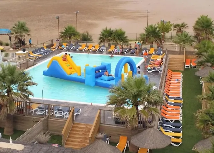 Zecamping 4 Etoiles Chiens Acceptes Piscine Chauffee Et Toboggans Campingplatz 4*