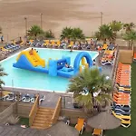 Zecamping 4 Etoiles Chiens Acceptes Piscine Chauffee Et Toboggans 캠프장 4*