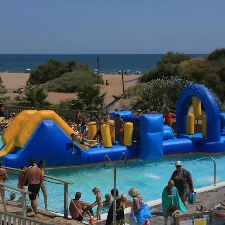 Zecamping 4 Etoiles Chiens Acceptes Piscine Chauffee Et Toboggans