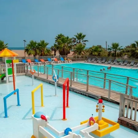 Zecamping 4 Etoiles Chiens Acceptes Piscine Chauffee Et Toboggans Portiragnes