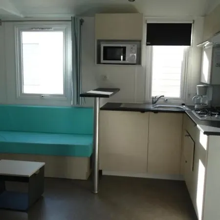 Campingplads Zecamping 4 Etoiles Chiens Acceptes Piscine Chauffee Et Toboggans Portiragnes