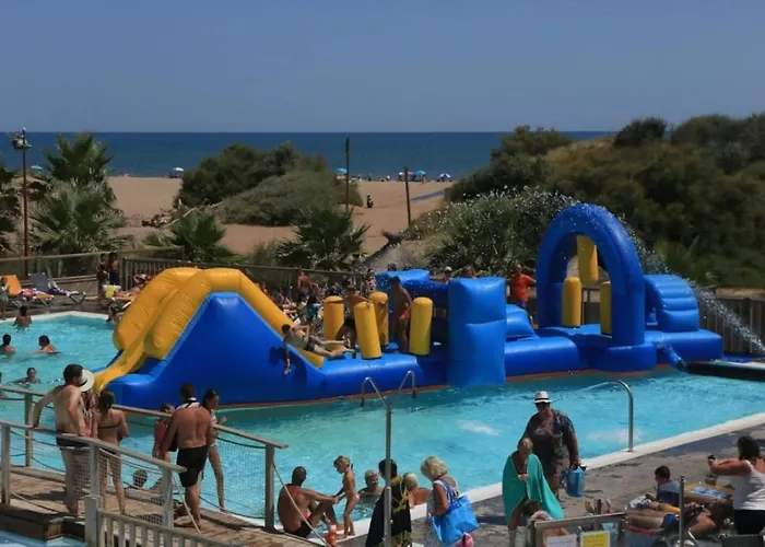 Zecamping 4 Etoiles Chiens Acceptes Piscine Chauffee Et Toboggans