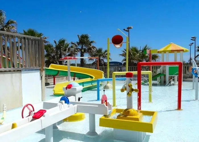Zecamping 4 Etoiles Chiens Acceptes Piscine Chauffee Et Toboggans 4*